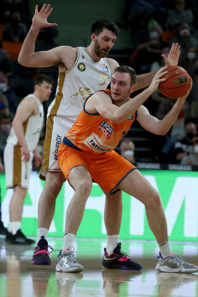 考验着他们 考验着他们