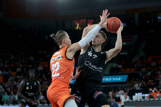 达到全新高 达到全新高