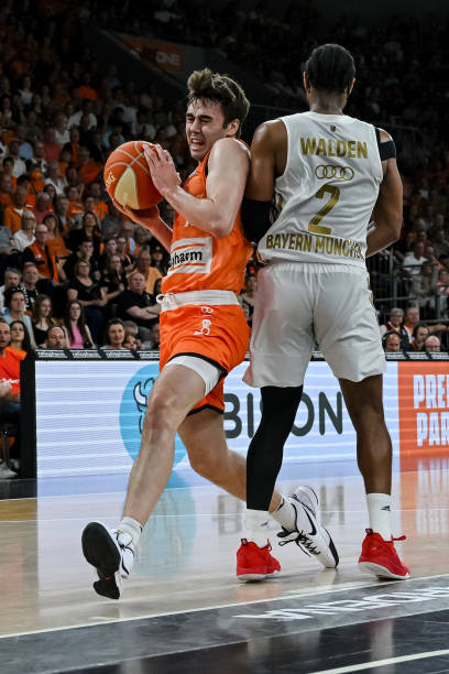 击中的第三 击中的第三